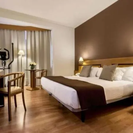 Tryp By Wyndham Parque 4* מונטיז'ו