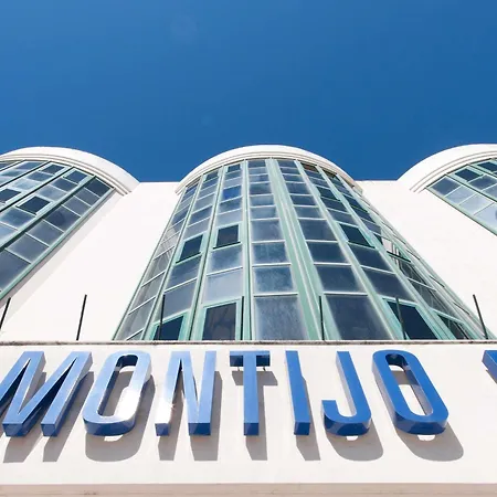 Tryp By Wyndham Parque 4*