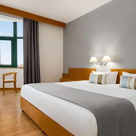Tryp By Wyndham Parque 酒店 4*