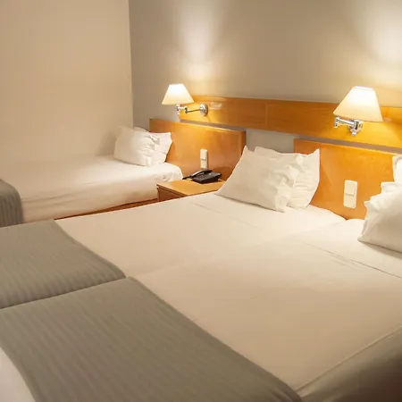 Tryp By Wyndham Parque מונטיז'ו