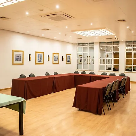 Tryp By Wyndham Parque 4*