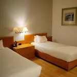 Tryp By Wyndham Parque 4*