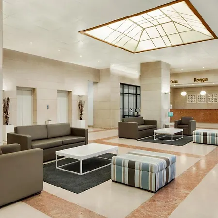Hotel Tryp By Wyndham Parque 4*
