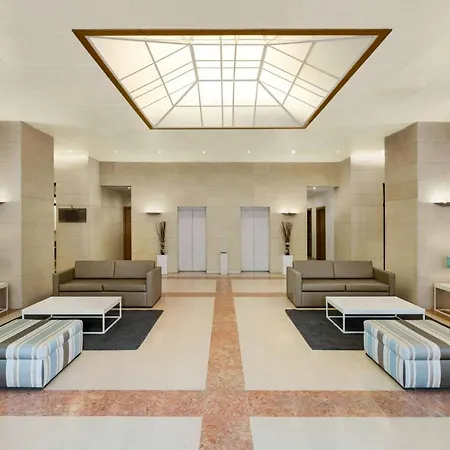 Tryp By Wyndham Parque 4*