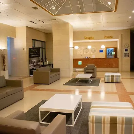 Hotel Tryp By Wyndham Parque 4*