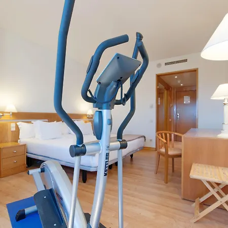 Hotel Tryp By Wyndham Parque 4*