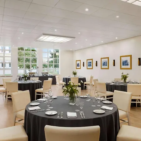 Hotel Tryp By Wyndham Parque 4*