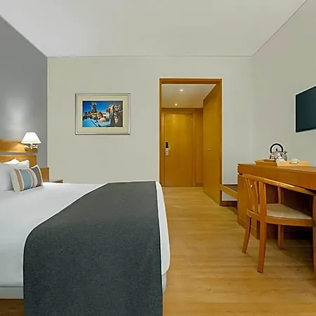 Tryp By Wyndham Parque 4* Montijo