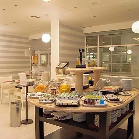 Hotel Tryp By Wyndham Parque
