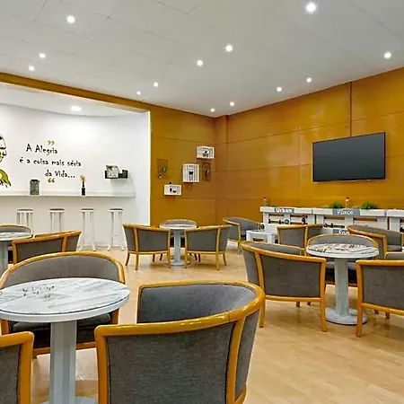 Hotel Tryp By Wyndham Parque 4*