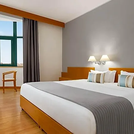 Tryp By Wyndham Parque