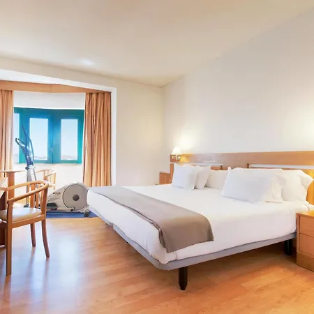 Tryp By Wyndham Parque 4*