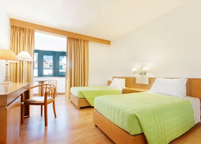 Tryp By Wyndham Parque 4*