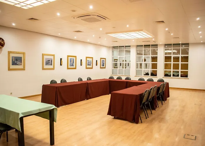 Tryp By Wyndham Parque 4*